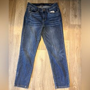 Judy Blue Relaxed Fit Denim Size 7/28 - Stretchy & Comfortable